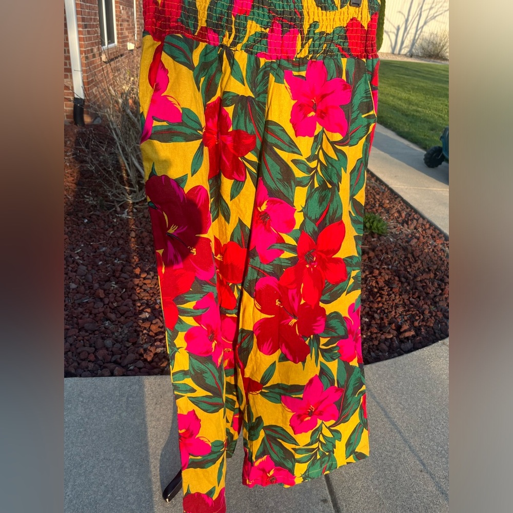 New with tags Ankle cropped Tahari colorful summer pull on pants large
